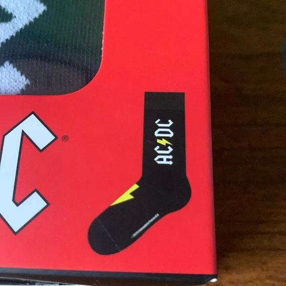 NWOT AC DC 1 Pair Sock Gift Box - Picture 2 of 3